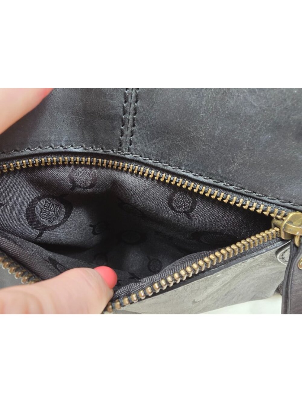 Born Black Leather Handbag With Double Handles & Zipper Closure - Picture 10 of 13